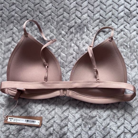 NWT SKIMS WIRELESS FORM TRIANGLE FRONT CLOSE SUPER PUSH-UP BRA - Picture 6 of 8